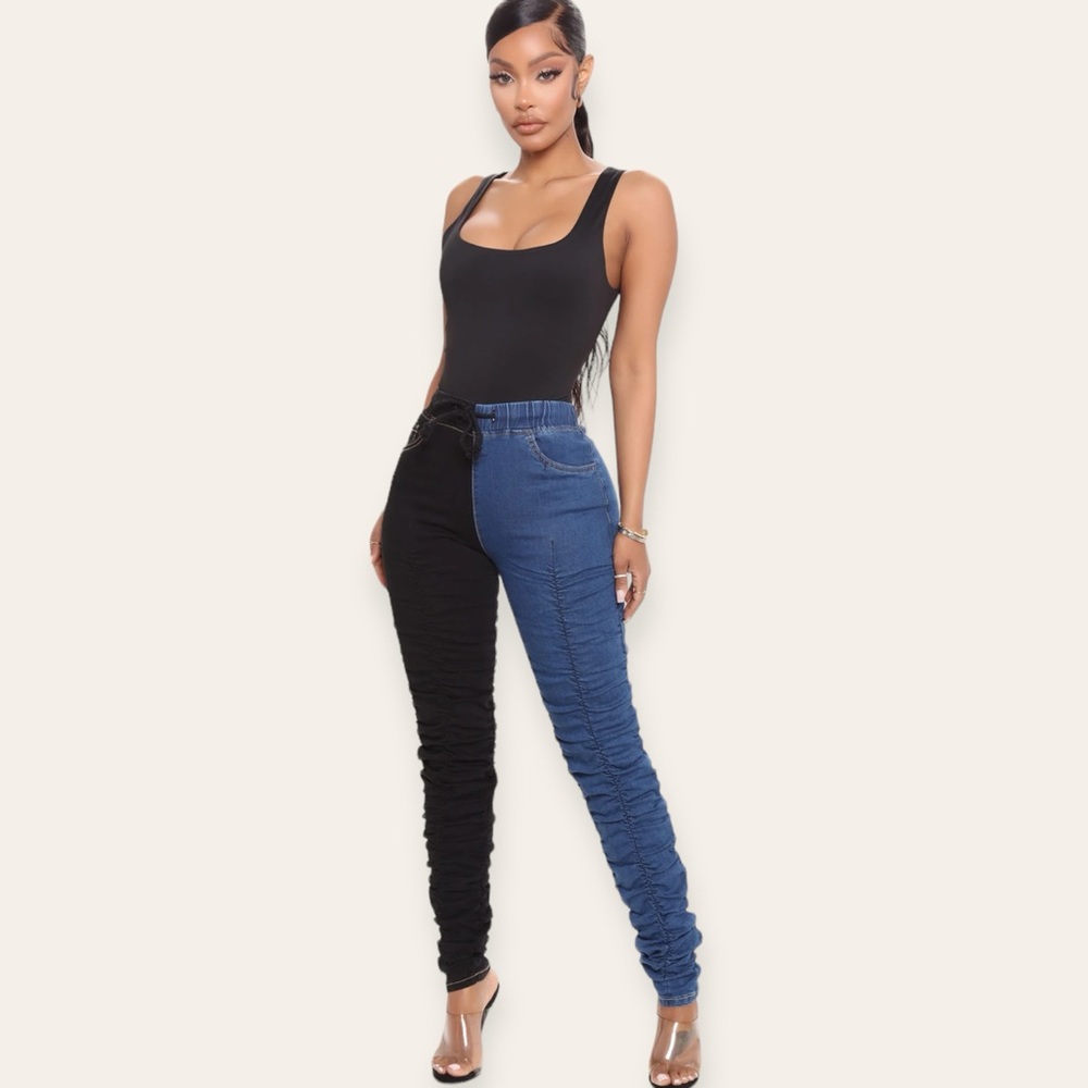 🖤 NWOT/ Differences Aside Two Tone Ruched Skinny Jeans - Black/Blue 💙